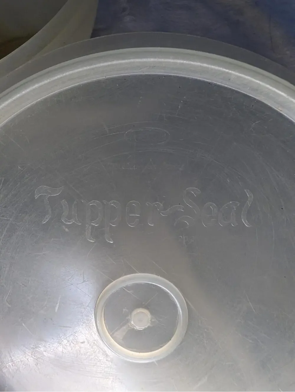 Vintage Tupperware Millionaire Line Servalier Bowl & Tupper Seal Lid‎